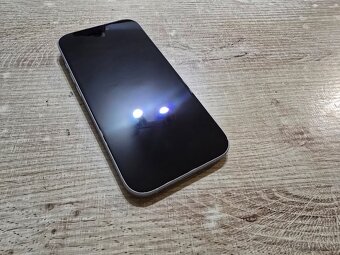 Iphone 15 128gb v super stave ma len jemne znamky pouzivania - 3