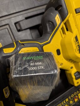 DeWalt klincovacka dcn680 - 3