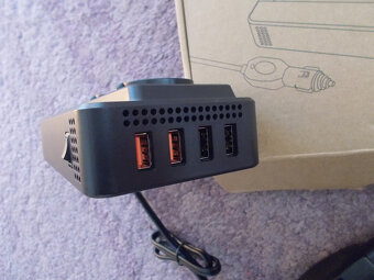 Predám menič DC 12/24V na AC 230V + 4x USB - 3