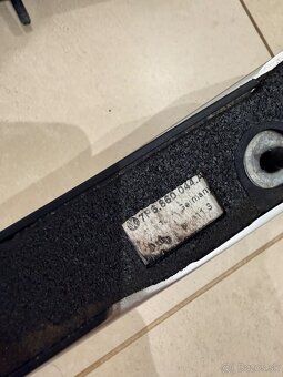 VW Touareg 2 - Originálne strešné nosiče - 3