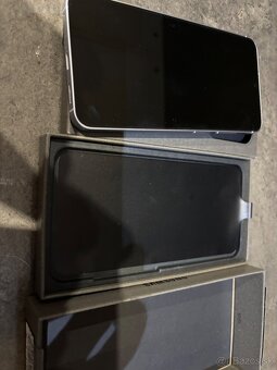 Samsung S25 256GB - 3