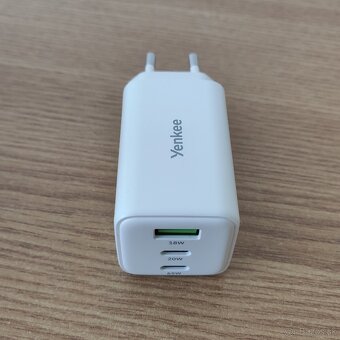 Predám nabíjačku Yenkee 65W - 3