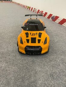 RC drift auto Sakura D5 - 3
