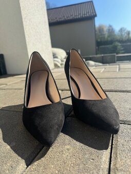 elegantné čierne lodičky - 3