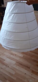 Kruh pod šaty - 3