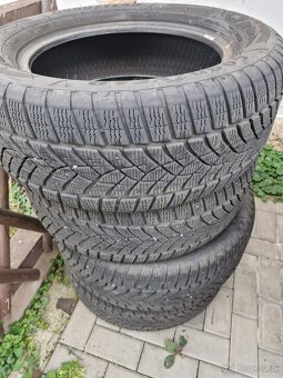 Good year 245/55 R17 - 3