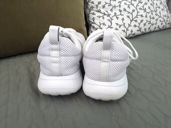 Predám pánske tenisky zn. adidas, č. 10,5 (45,5) - 3