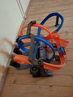 Hotwheels Corkscrew Crash - 3