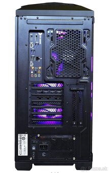 Vyskladaný herný PC - 3