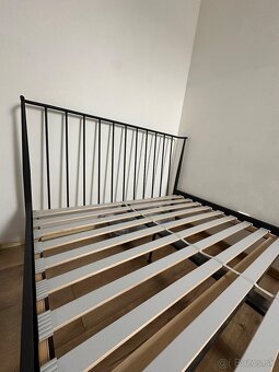 Kovová posteľ 140x200 cm s roštom - 3