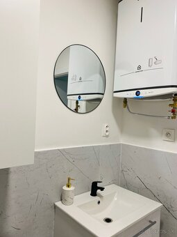 Na predaj slnečný 1-izbový kompletne zrekonštruovaný byt - 3
