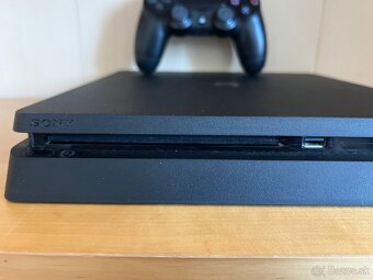 Predám Playstation 4 Slim 500GB + Controller + Hra dohodou - 3