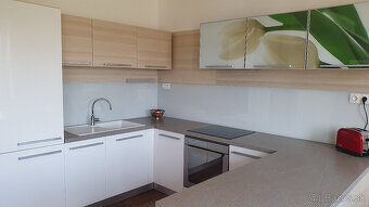 PREDAJ 3-izbový byt 64 m2 s parkovacím státím, Rajka - 3