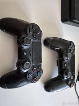 PS4 Slim s 500GB HDD + príslušenstvo - 3