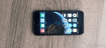 Apple iPhone 8 - 3