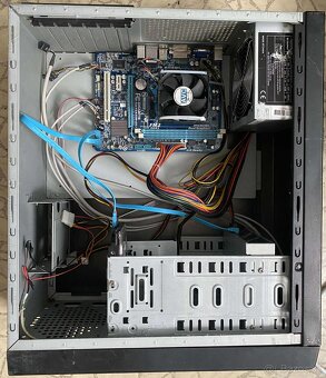 Predám kancelárski pc z amd a4 bez ram 320 gb hdd - 3