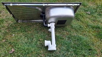 Nerezový drez zo sifónom - 3