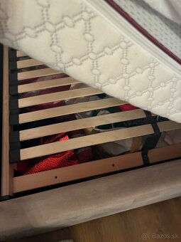 Veľká manželská postel - 3