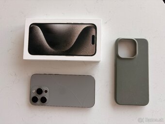 iPhone 15 Pro 128 GB Natural Titanium - 3