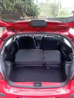 Predám Toyota Yaris,r.v 2004, 3 dverová - 3
