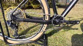Lahky karbonovy MTB bicykel vo velkosti M (9.9 kg) - 3