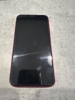 Predám IPhone 11 64gb red - 3