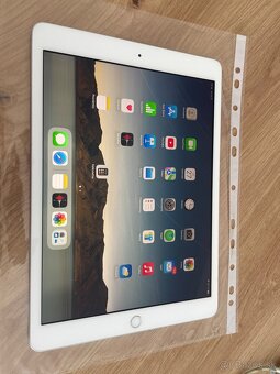 Apple iPad 8th 2020 32GB - 3