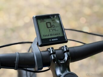 Krásny elektrobicykel TREK Powerfly — TOP stav, len 174km - 3