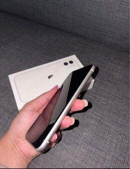 IPhone 11 64GB Bílý - 3