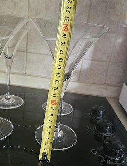 Poháre na stopke s nezvyčajným výbrusom - 3