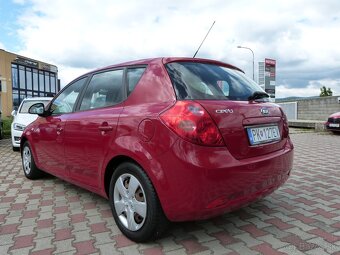 Kia Ceed 1,4i 77kW manuál 5 st., 5 dverová klíma - 3
