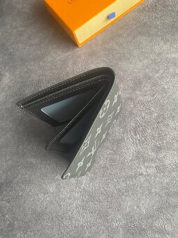 Čierna Louis vuitton peňaženka - 3