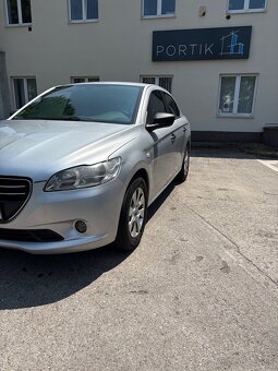 Peugeot 301 - 3