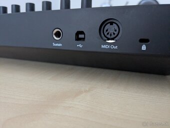 Predám MIDI keyboard Novation Launchkey 61 MK3 - 3