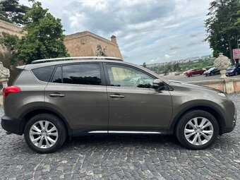 Toyota RAV4 2.2 l D-CAT Premium - 3