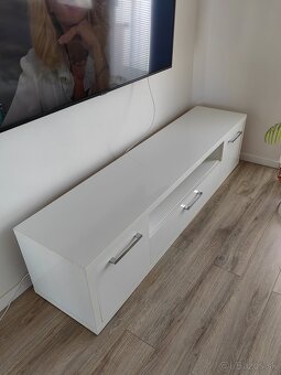 Stolík pod TV - 3