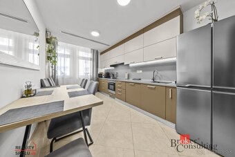 Na predaj: Krásny 2izbovy byt s balkónom a výhľadom na Brat - 3