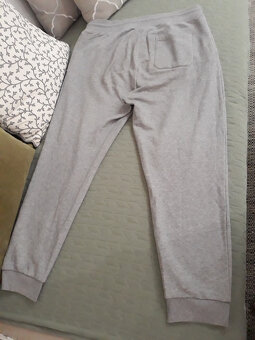 Predám pánske tepláky zn. Gant, veľkosť XL - 3