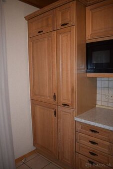 Venkovská kuchyně světlý dub masiv se spotřebiči,5567 - 3