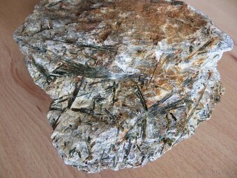 Minerály - aktinolit z Habachtalu (Rakúsko) - 3