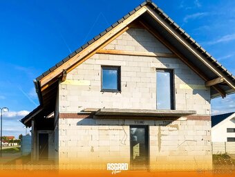 Novostavba 4-izbového rodinného domu s garážou v novej štvrt - 3