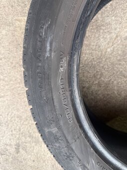 zimné pneu. Dunlop 235/55 R19; 5mm - 3