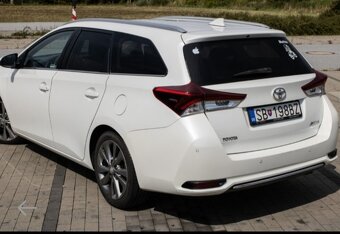 TOYOTA AURIS TOURING SPORT - 3
