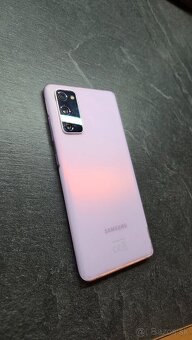 Samsung Galaxy S20 FE (128GB) - 3