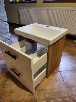 Skrinka s umývadlom - 3