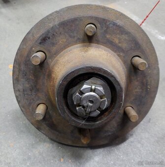 Náboj predného kola na Zetor - 3