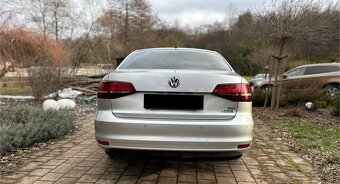 VOLKSWAGEN JETTA HIGHLINE - 3