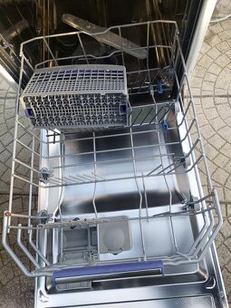 Umývačka riadu Beko DFS29030W - 3