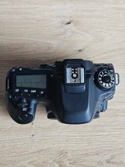 Canon EOS 80D – telo (bez objektívu) - 3