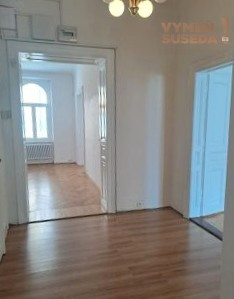 VYMEŇ SUSEDA - Výnimočný staromestky byt v centre mesta na p - 3